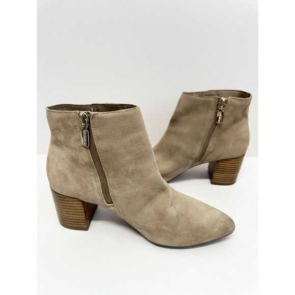 Blondo Booties Size 8 Tan Cow Suede Ankle‎ Boots Block Heel Pull On Side Zip - Picture 1 of 8